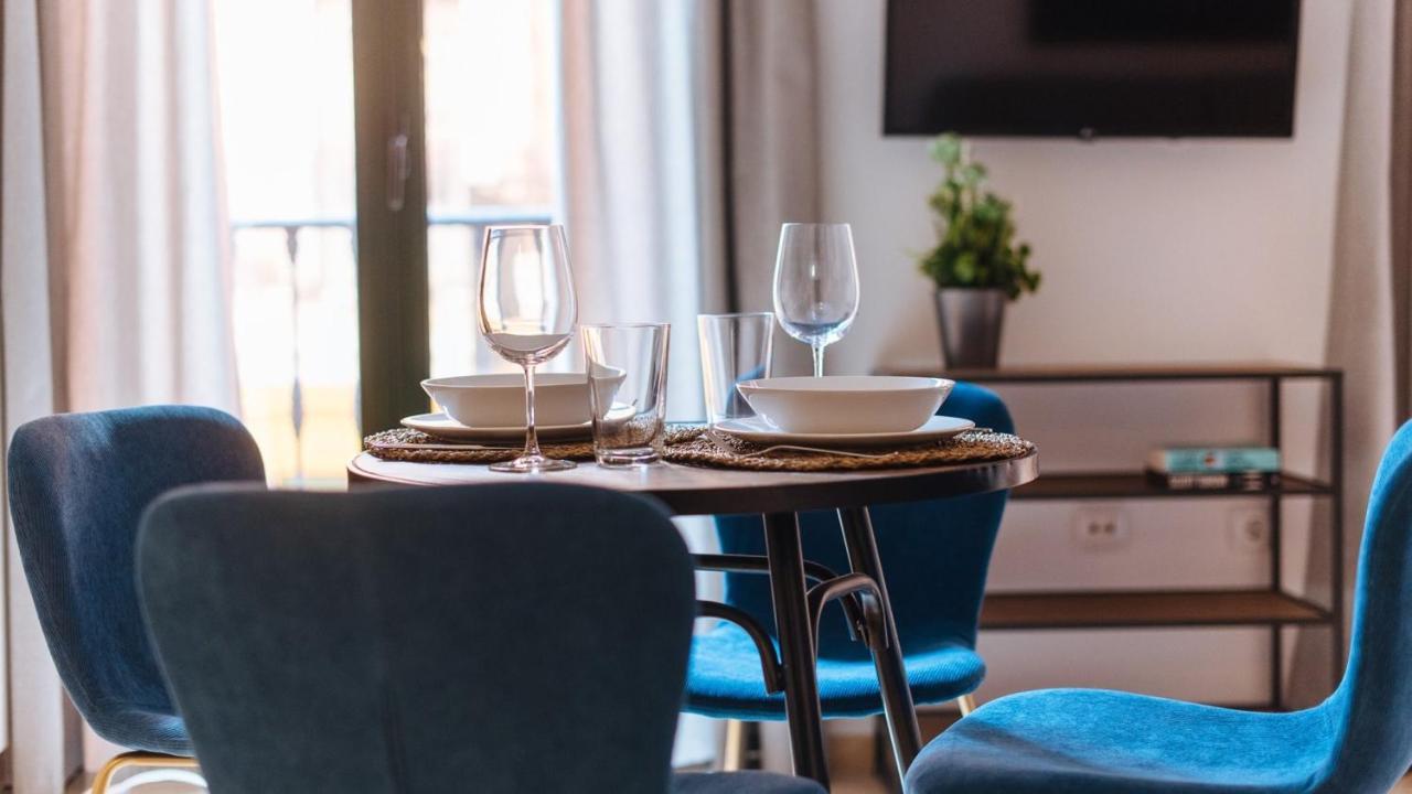 Chiqui And Vicente Suite Apartments Sevilla Dış mekan fotoğraf